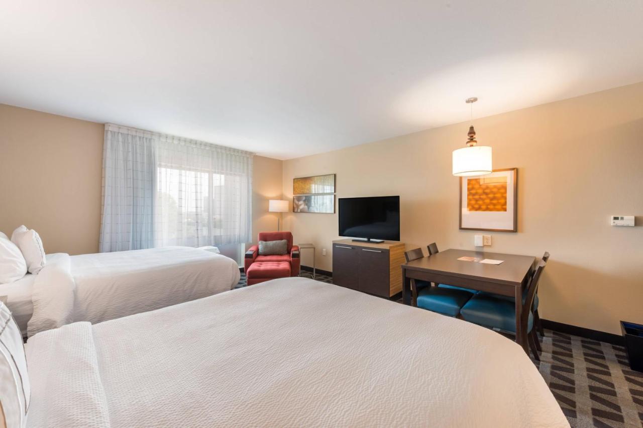 Towneplace Suites By Marriott Greensboro Coliseum Area Eksteriør bilde