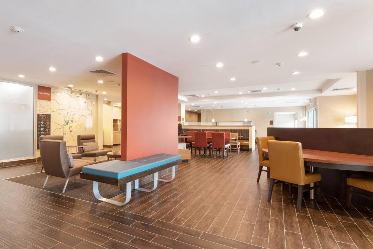 Towneplace Suites By Marriott Greensboro Coliseum Area Eksteriør bilde